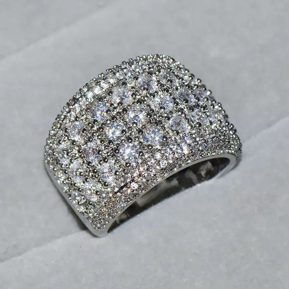 NEW 925 BAGUE STERLING SILVER DIAMOND RING, CUTE RING, SHINY RING. - Picture 7 of 9